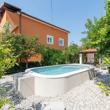 Family-friendly With Swimming Pool Novigrad - 25236 * Novigrad (Istria)