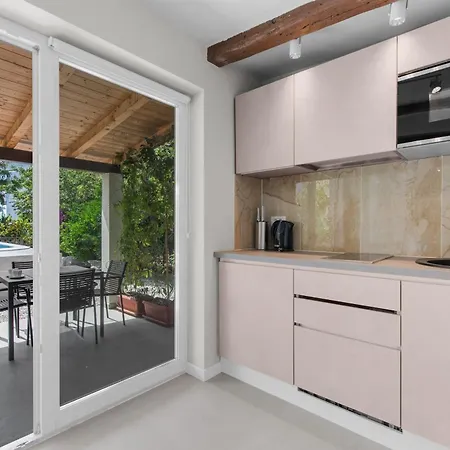 Apartment Family-friendly With Swimming Pool Novigrad - 25236